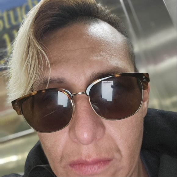 Meet your Posher, Alejandro - Picture 5 of 8